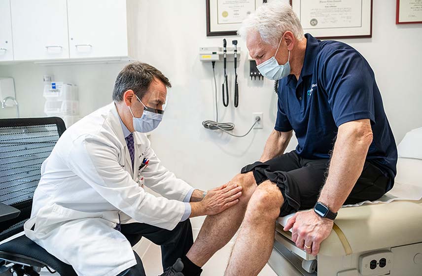 How Houston’s Best Knee Doctor Diagnoses Complex Knee Pain?