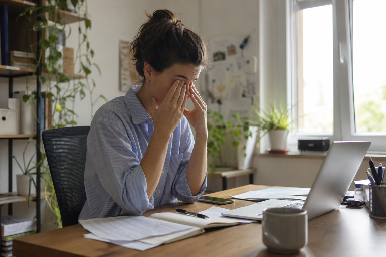 Dry Eye Relief for Screen Users: Practical Habits That Help in 2026